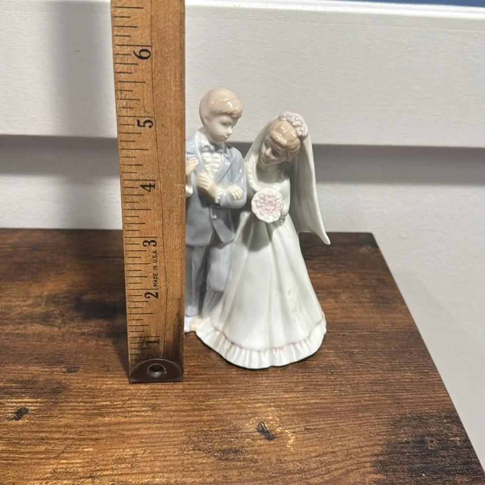 Porcelain Bride Groom Figurine elegant 5” Tall Vintage cake topper blonde